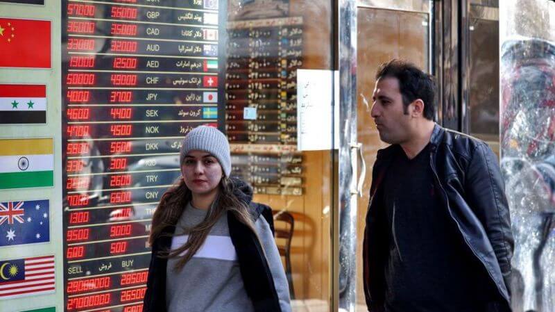 وعده رئیس بانک مرکزی ایران درباره حذف دلار مسافرتی در سفر به کشورهای منطقه